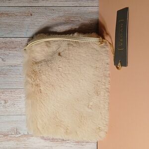 Expressionsnyc off-white faux fur vegan clutch wrist handbag